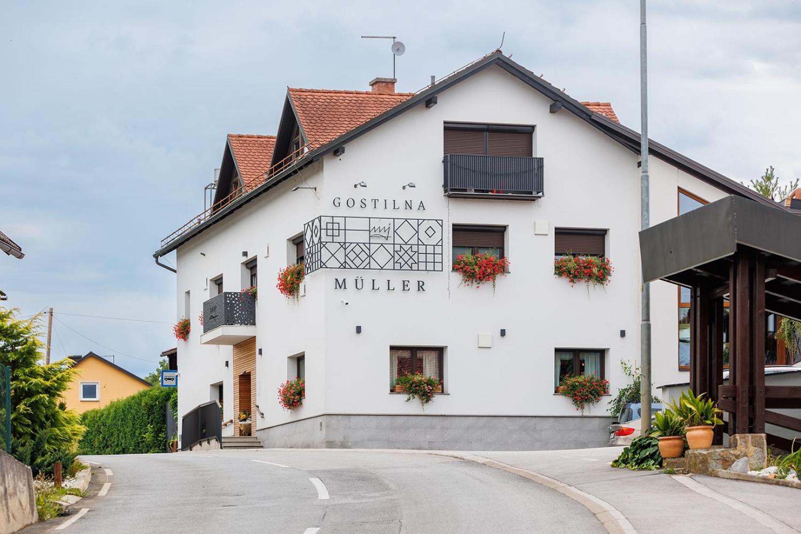 Hotel Gostilna Mueller Črnomelj Exterior foto